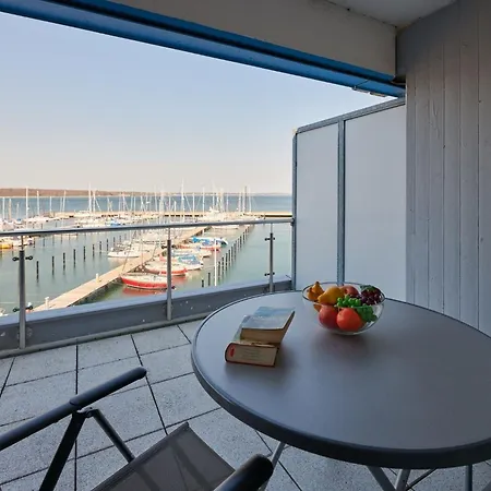 Boern Brn Bootsmann Apartment Laboe